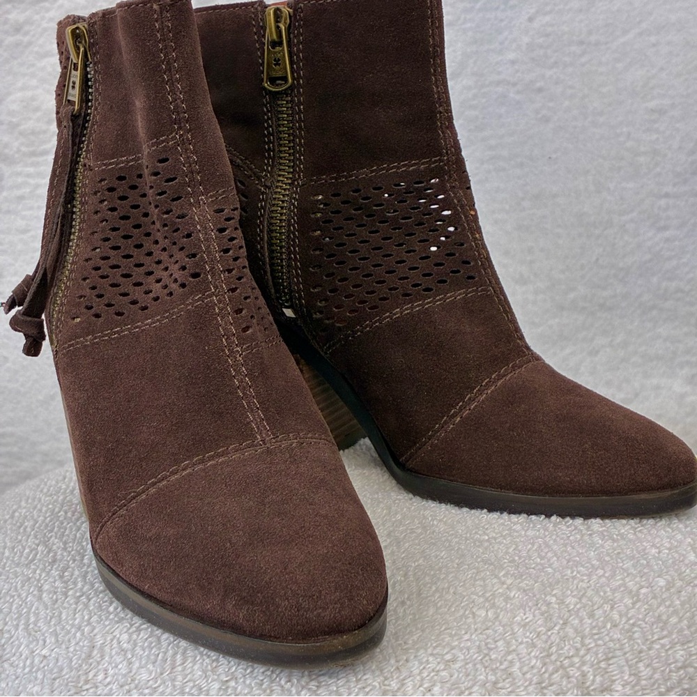 Lucky Brand Boho Perforated Leather Suede Booties Brown Stacked Heel Ankle Boots - Picture 10 of 10